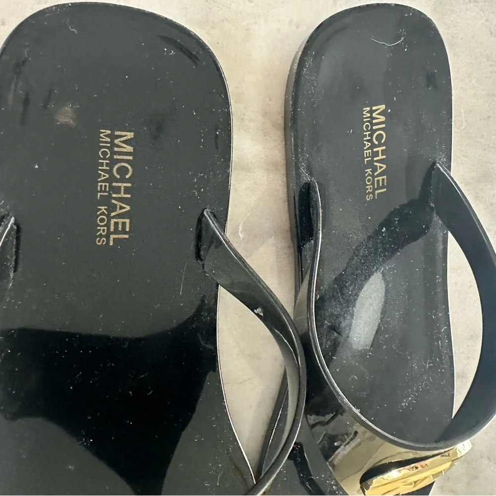 Michael Kors “Lillie” Black and Gold Jelly Thong Sandals in Size 7 - Picture 5 of 5
